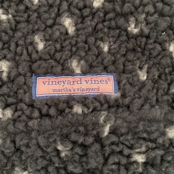 Vineyard Vines Fleece - Picture 2 of 6